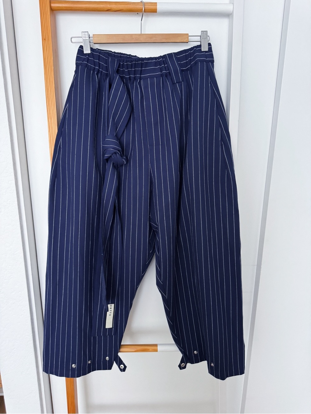 ORTTU Navy Pinstripe Wide Leg Belted Pants Snap Hem Size M